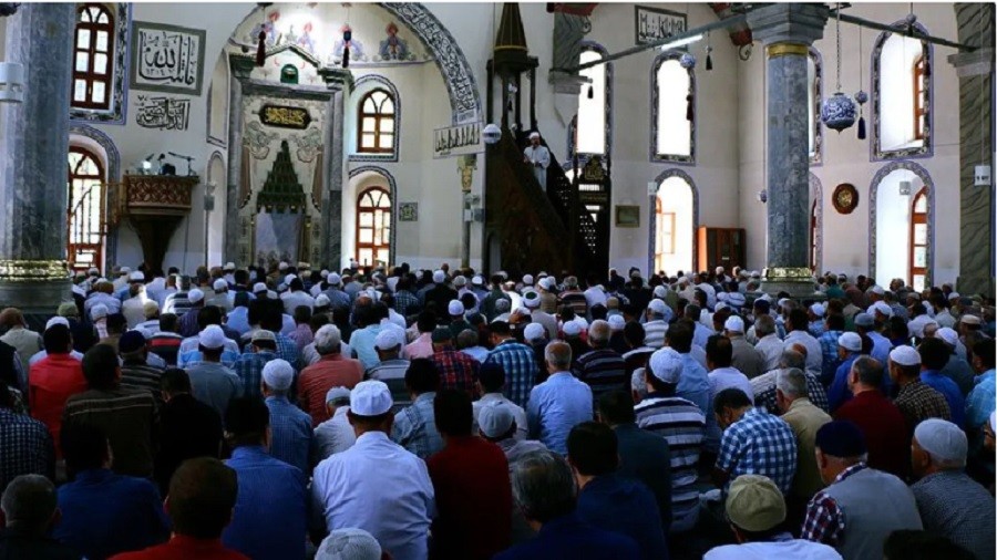 BU HAFTA CUMA HUTBES�NDE GEN�LERE UYU�TURUCU �KAZI VAR