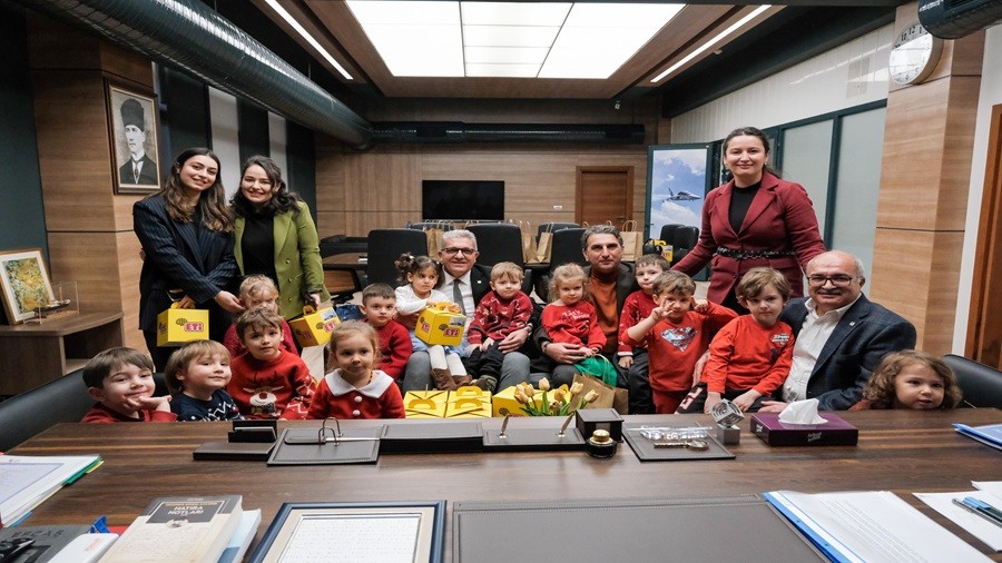 NAD�R BA�KANIN M�N�K M�SAF�RLER�