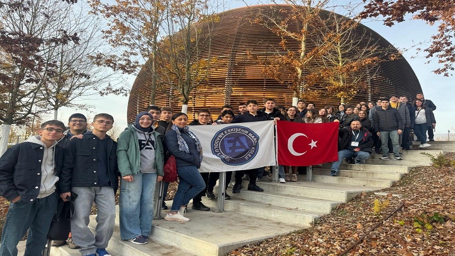 EAL Öğrencileri Avrupa’da Bilim ve Kültür Yolculuğundan Döndü