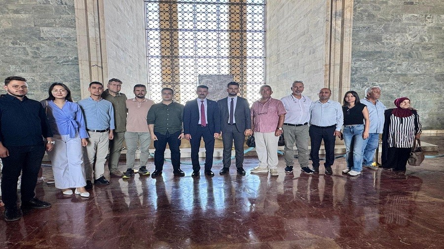 ESVAK YEN YNETM ATA'MIZI ZYARET ETT