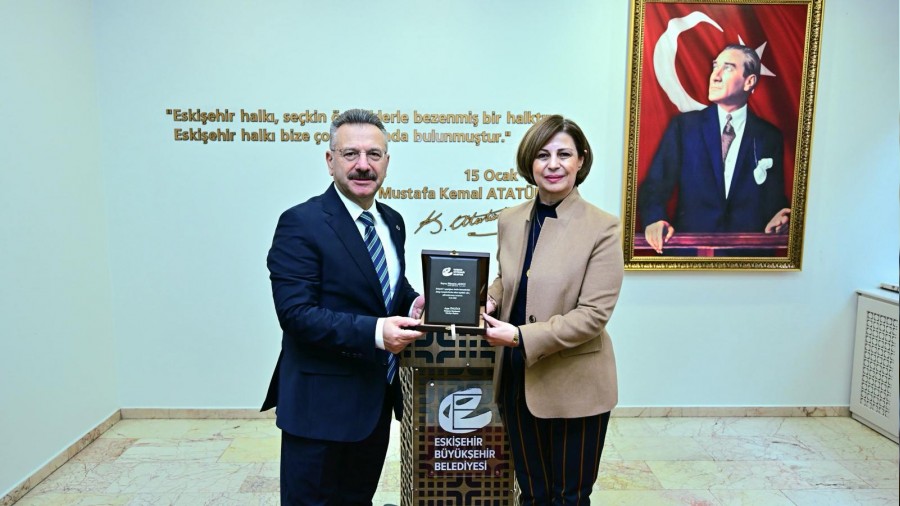 VAL� AKSOY B�Y�K�EH�R'E VEDAYA G�TT�