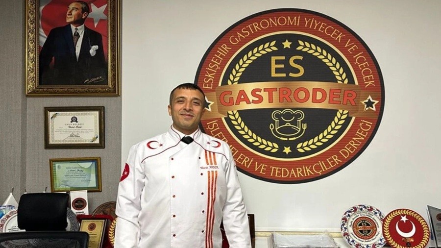 YEN� BA�KAN MURAT ARN�K SE��LD�