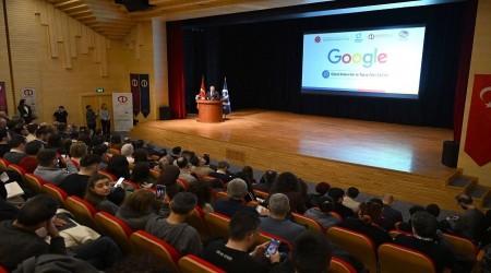 Anadolu �niversitesi'nde �Dijital Habercilik ve Yapay Zek� E�itimi�, 