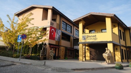 "SANAT SOKAI SENN" ETKNL BALIYOR