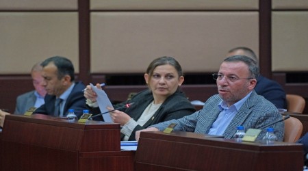 AHMET S�VR�'DEN SU KES�NT�LER�NE TEPK�