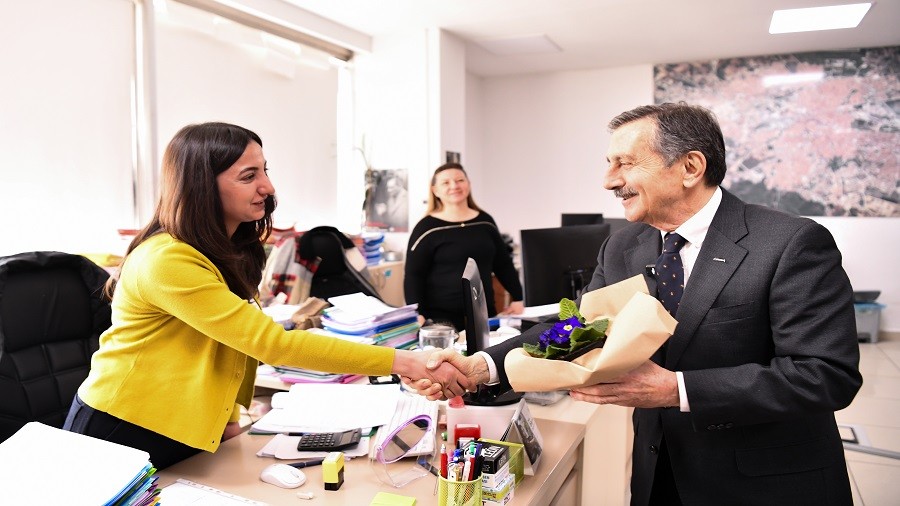 BA�KAN ATAǒIN 8 MART D�NYA EMEK�� KADINLAR G�N� MESAJI