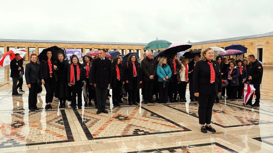 ERBALDER�den Kurulu�unun 5. Y�l�nda An�tkabir Ziyareti