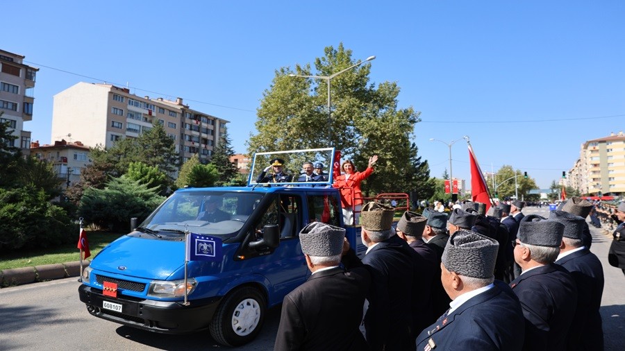 ESKİŞEHİR'DE 30 AĞUSTOS COŞKU İLE KUTLANIYOR