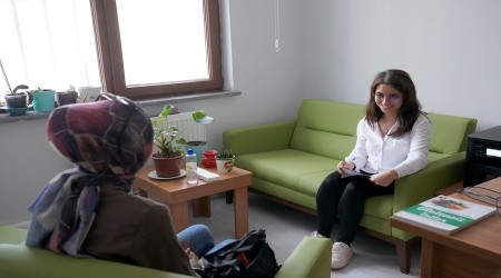 TEPEBA�INDA KADINLAR YALNIZ DE��L