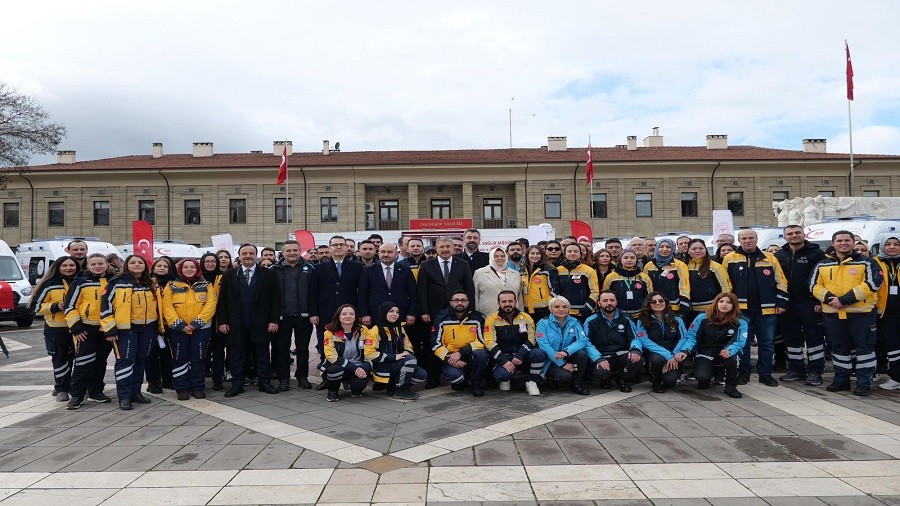 AC�L YARDIM AMBULANSLARI TESL�M ED�LD�