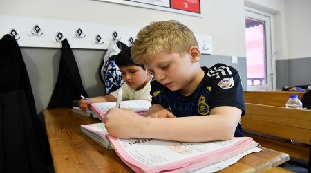 ATA�: �E��T�MDE FIRSAT E��TL��� ���N �OCUKLARIMIZIN  YANINDAYIZ�