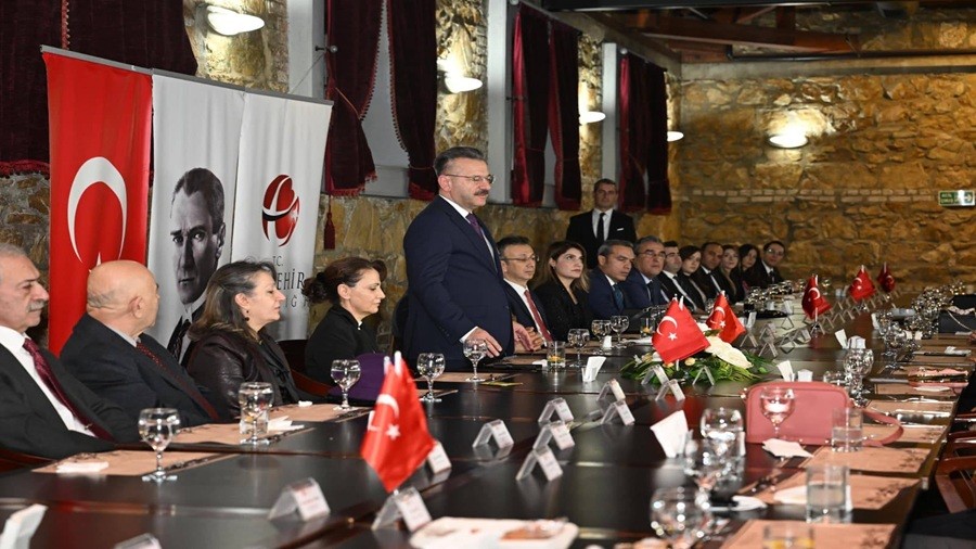 ESK��EH�R'DE �DAREC�LER G�N� YEME�� D�ZENLEND�