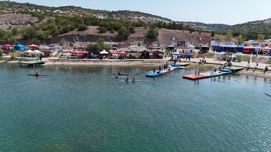 ESKEHR'DE YARI YARIN BALIYOR