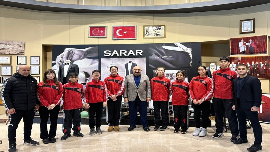 Sararspor Sporcular� Alanya Yolcusu