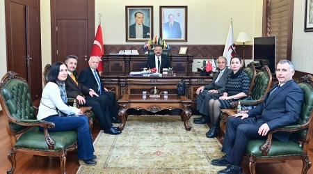 YEN� Y�NET�M VAL� AKSOY'U Z�YARET ETT�