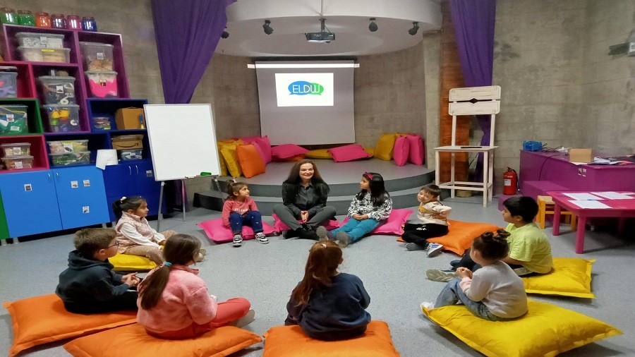 OCUKLAR SESN A! ATLYESNDE YEREL DEMOKRASY DENEYMLED