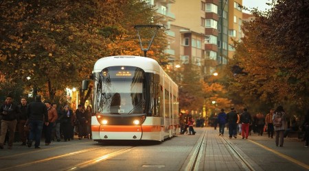 TRAMVAY HATLARINDA BAKIM �ALI�MASI YAPILACAK