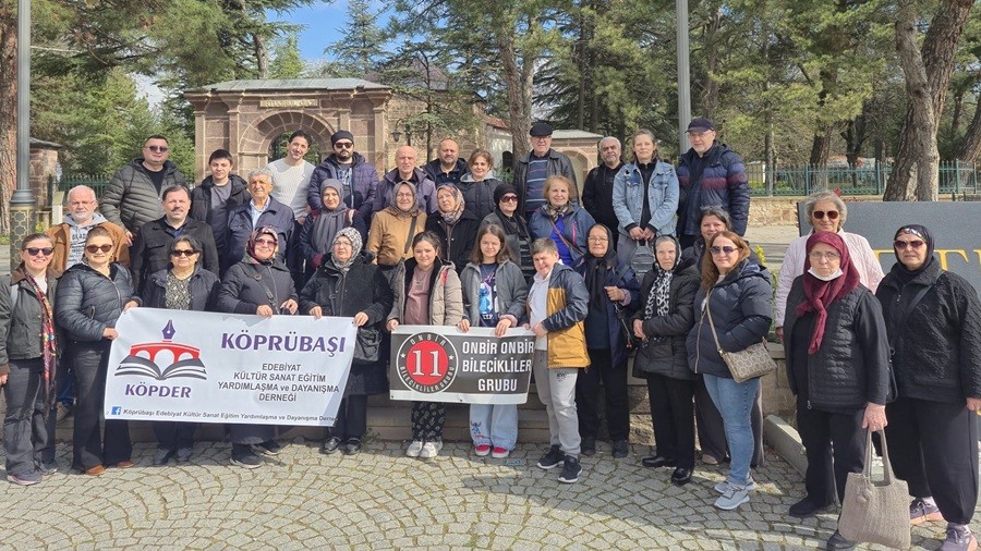 Bilecik�in Manevi Miras�na Anlaml� Yolculuk: �ehitlikler ve De�erler Gezisi D�zenlendi