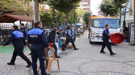ODUNPAZARI'NDA KALDIRIMLAR TEMZLENYOR