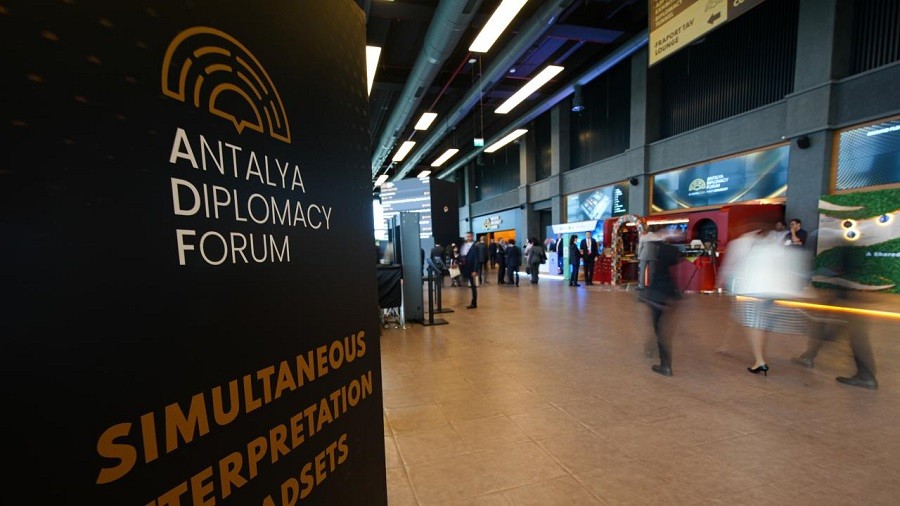 D�NYANIN G�Z� ANTALYA'DA.FORUM BA�LADI