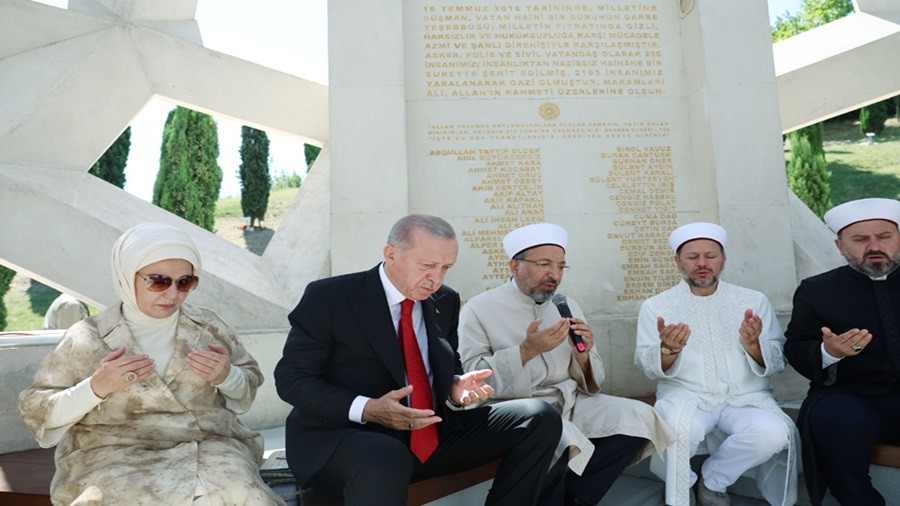 "15 Temmuz'a oyun diyenleri affetmeyeceiz"