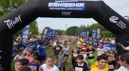 ESKEHRDE ET LFALF 6. ULUSLARARASI YARI MARATON HEYECANI YAANDI