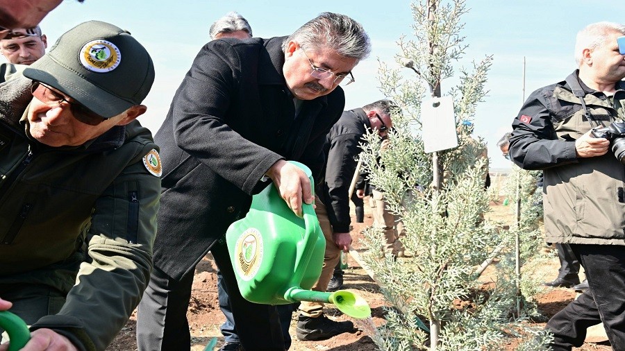 ESK��EH�R'DE F�DANLAR TOPRAKLA BULU�TU