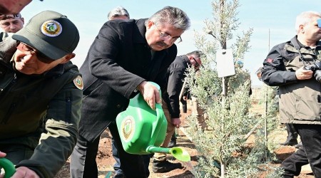 ESK��EH�R'DE F�DANLAR TOPRAKLA BULU�TU