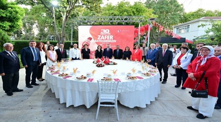 ESKEHR'DE 30 AUSTOS RESEPSYONU DZENLEND