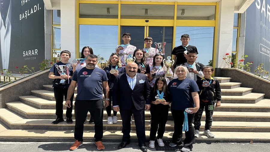 SARAR, FTELER VE REAKSYON SPOR KULB SPORCULARINDAN STN BAARI