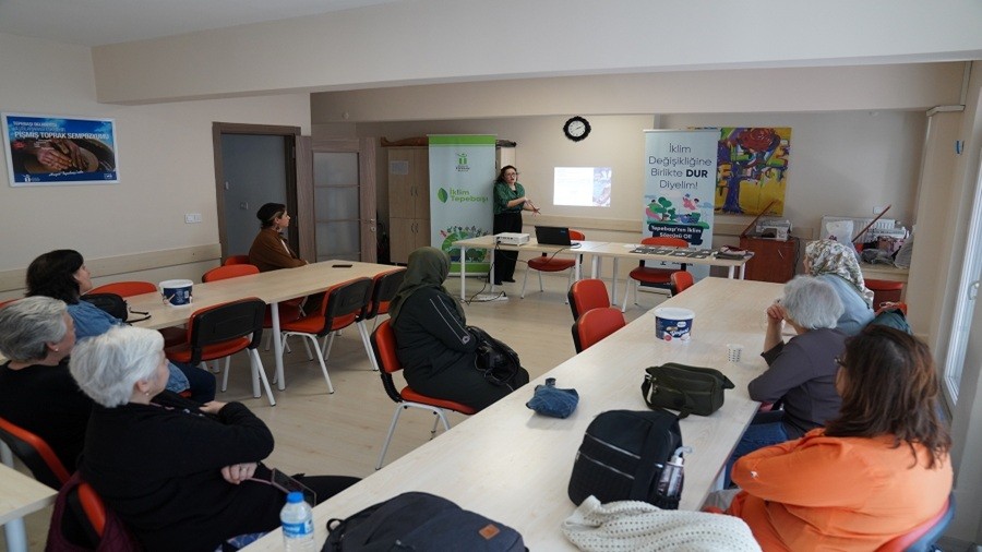 KADINLARLA G��LENEN �KL�M M�CADELES�