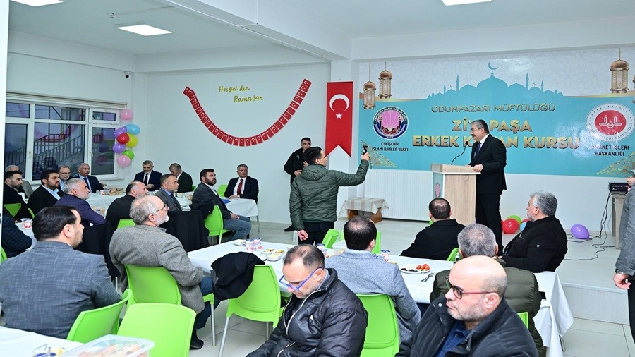 VAL� YILMAZ �FTAR DAVET�NE KATILDI